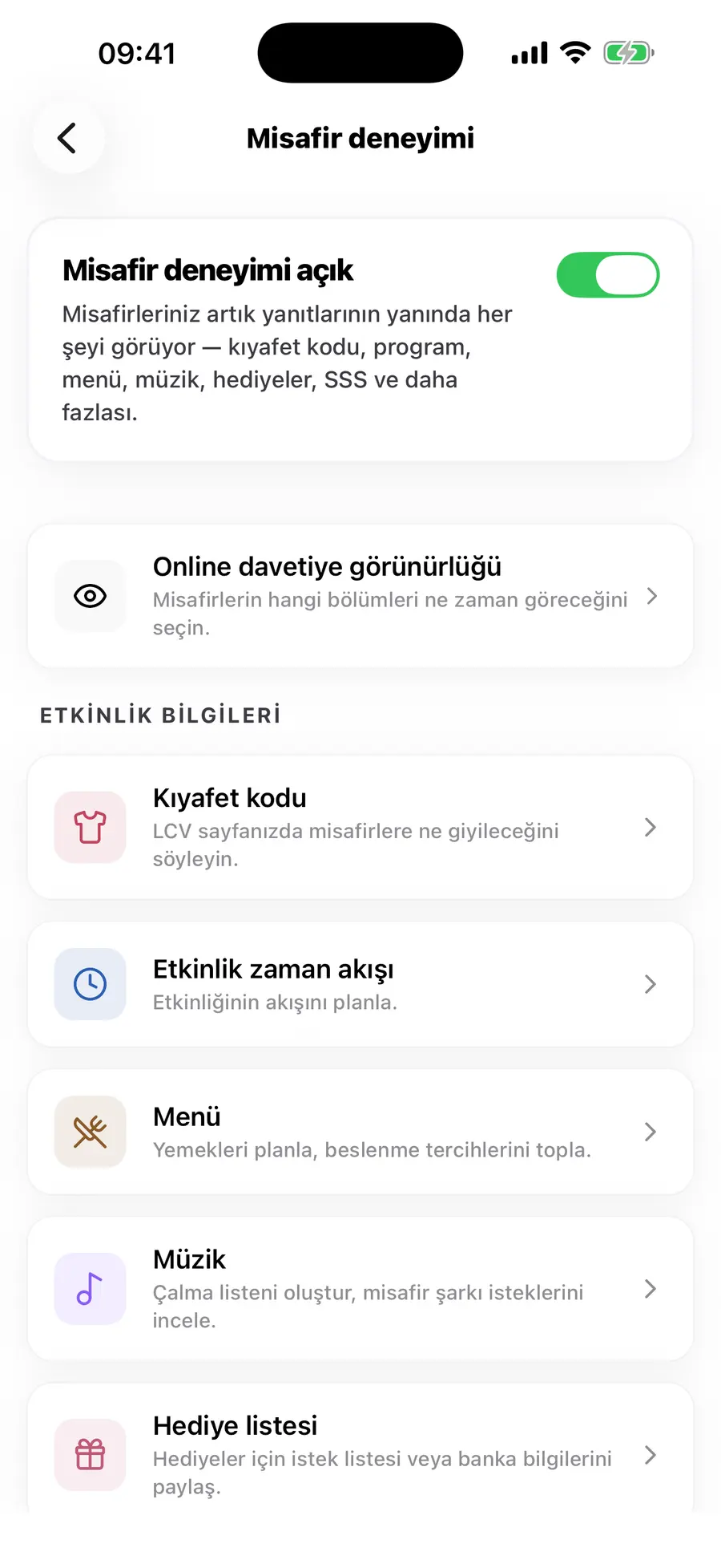 Vowly Event iOS uygulamasının ana ekranı: aynı düğün