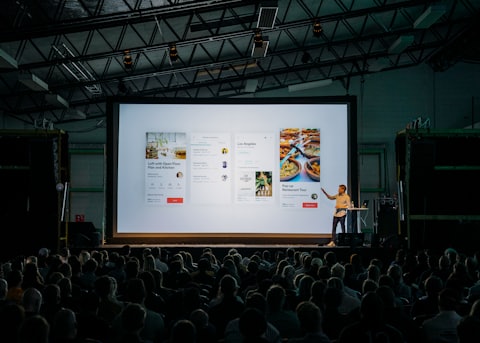Night Keynote — Corporate events